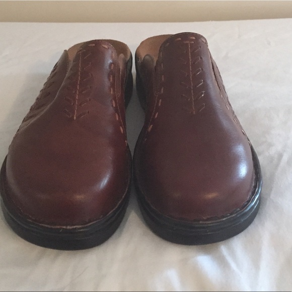 clarks unstructured clogs